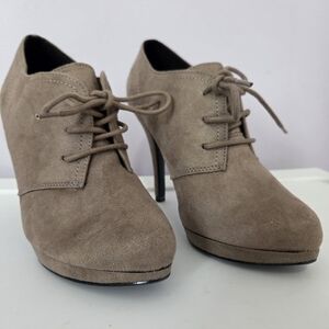 Elegant Tan Women's Lace-Up Heels